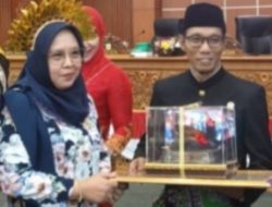 Siswanto, Raih Penghargaan BKD Award DPRD Depok